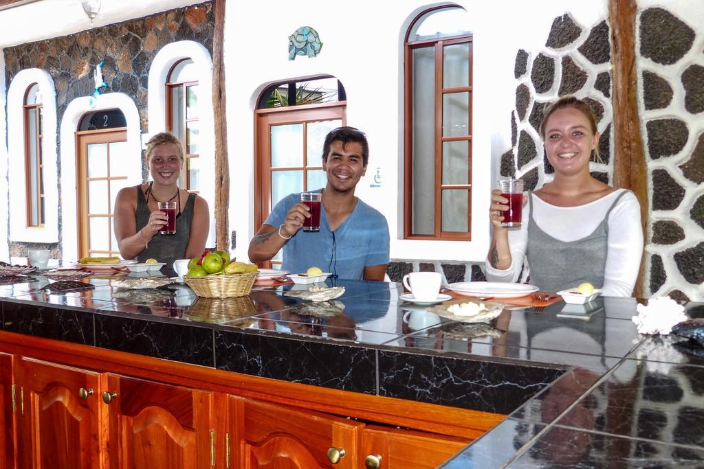 Hotel Coloma Galapagos Puerto Ayora  Exteriör bild