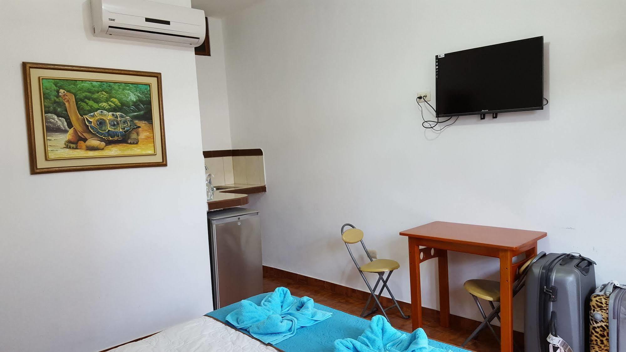 Hotel Coloma Galapagos Puerto Ayora  Exteriör bild